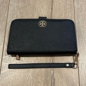 Tory Burch Phone Wallet :)